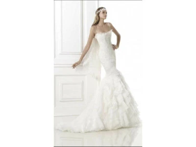 Pronovias Belinda Ivory 10 Mermaid Wedding Dress Sexy Corset Lace Ruffles $1,610 - Image 1 of 4