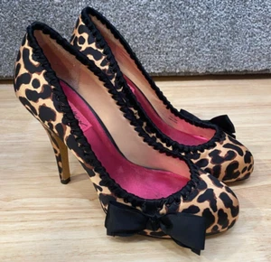 Betsey Johnson Size 7.5M Nelson Leopard Print Stiletto 4" Heels Pumps Bow - Picture 1 of 12