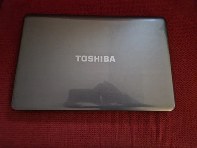 Toshiba Laptop Satellite C875-102 17,3 Zoll gebraucht ohne Betriebssystem - Bild 1 von 4