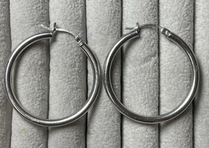 Orecchini a cerchio in argento sterling | Classici 925 misura media stile quotidiano - Foto 1 di 4