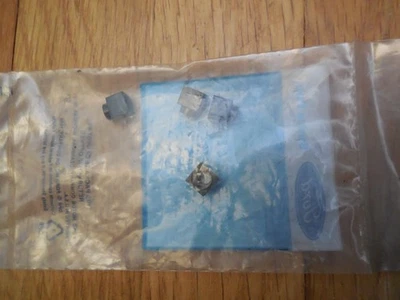 Adaptadores de consola de techo Ford Explorer 1995-1997 F57Z-78518S48-AA como nuevo de lote Foto 1 de 2