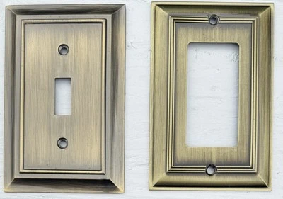 Caja de salida de bronce a juego / pared basculante e interruptor individual / cubiertas de placa de palanca Foto 1 de 2