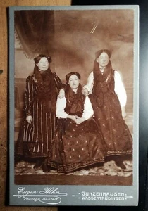 Frau Streng & Schwestern - Tracht / KAB Eugen Höhn Gunzenhausen Wassertrüdingen - Bild 1 von 2
