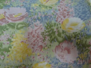 Gorgeous LARGE PINK, YELLOW & GREEN FLORAL Fabric Panel (50cm x 50cm) - Picture 1 of 1