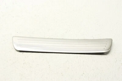 Cubierta del umbral de la puerta trasera izquierda Mercedes Benz CLA 45 AMG 2015 2469800332 14-19 Foto 1 de 4