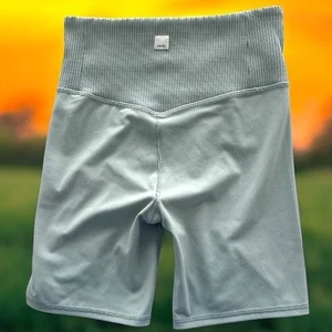 VUORI Rib Studio Series Short Women X-SMALL XS Yoga Workout Eucalyptus Athletic - Picture 1 of 9