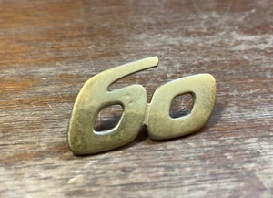 Original Porsche 356 Rear "60" Emblam Badge - Imagen 1 de 3