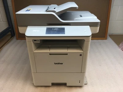Impresora monocromática láser empresarial inalámbrica Brother MFC-L6750DW 26 K páginas Foto 1 de 4