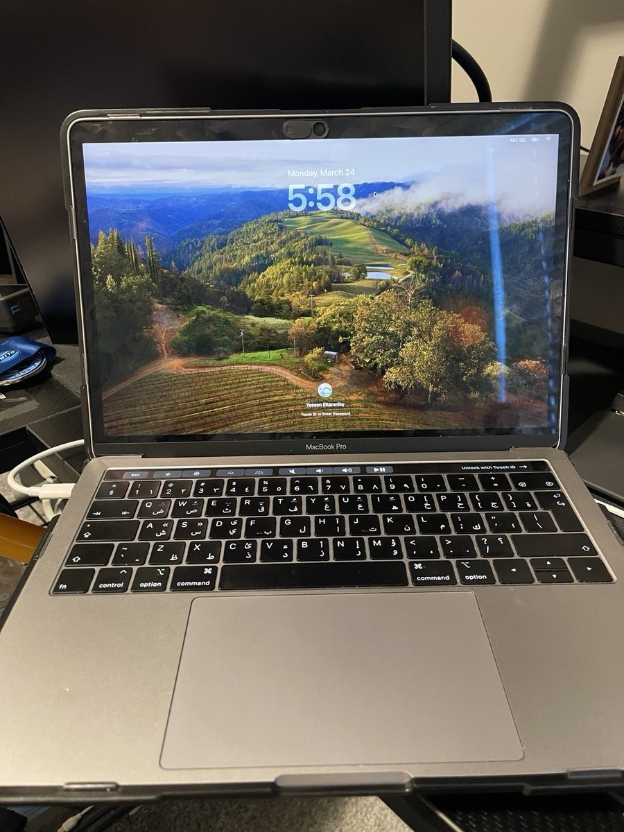Apple MacBook Pro 13.3 Inch Intel Core i7 7th Gen. Laptops Apple MacBook Pro 13.3 Inch Intel Core i7 7th Gen. Laptops