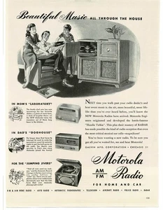 1945 Motorola Radio Phonograph Record Changer Vintage Print Ad - Picture 1 of 1