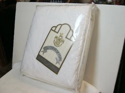 H.K. Enterprises Heir Loom Patch Work Quilt King Size «Новый» в упаковке. Белый - Изображение 1 из 4