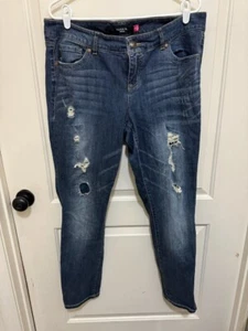 Torrid Women's Distressed Blue Jeans Size 16 Cotton Spandex - Picture 1 of 2