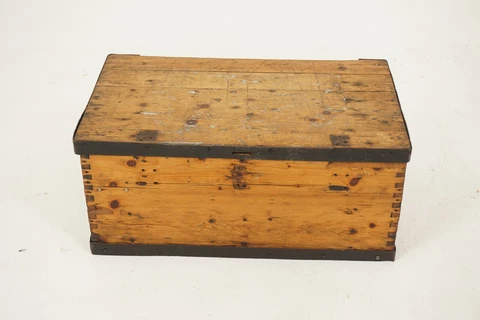 Vintage Pine Toy Box, Coffee Table, dovetailed, Scotland 1930, H360 Cover