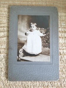 BABY GIRL ON CHAIR,HAGERSTOWN,MD.VTG 9" CABINET PHOTO*K12 - Picture 1 of 3