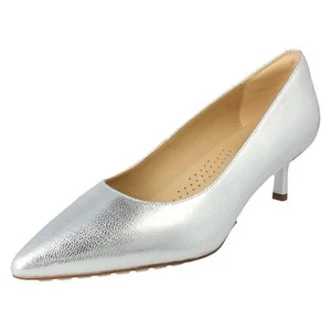 Mujer Clarks ' Adela Tribunal ' Elegante Zapatos de Salón en Punta - Ancho D - Imagen 1 de 21