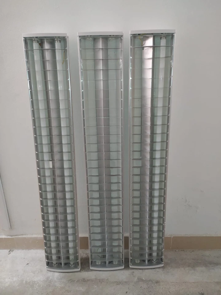 N.03 Plafoniere a neon per ufficio, cucina, strutture scolastiche, corridoi - Immagine 1 di 1