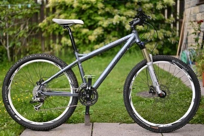 Carrera Kraken Mountain Bike 16" Small with Rock Shox Reba 115mm - Image 1 of 4