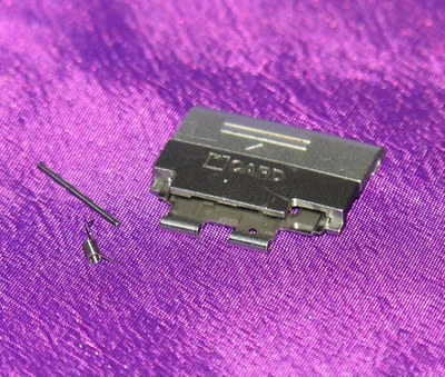 Puerta/cubierta lateral SD para cámara Nikon Coolpix 5200 (E5200) - Piezas de reparación Foto 1 de 2