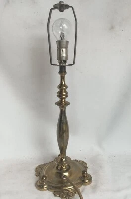 Lampe de table en bronze et laiton en état de marche - Marine ? - hauteur 43 cm - Photo 1/4
