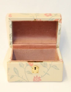 NEIMAN MARCUS VINTAGE ARAZZO PORTAGIOIE MADE IN ITALY CON INTERNO IN VELLUTO MALVA - Foto 1 di 12