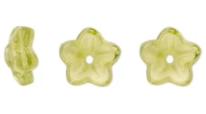 50 tapas de cuentas de flores de vidrio prensado checo trans olivino 7x3 mm se adaptan a cuentas de 5-7 mm - Imagen 1 de 2