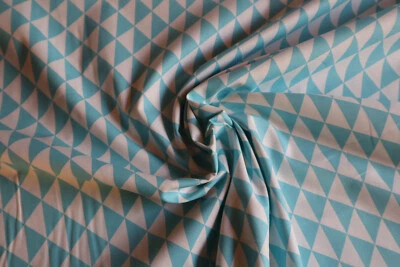 BW-Druck, Dreiecke, türkis - weiß, Br: ca. 156 cm, Mat: 100 BW - 2. Wahl 0,50 m - Bild 1 von 4