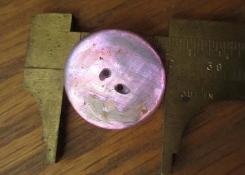 Antique Vtg 20mm  PURPLE HUE MOP HAND CARVED SHELL Dress button Cover