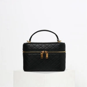 Fully Lambskin Lined!Quilted Real Leather Vanity Case Shoulder Bag Purse Chains - Picture 1 of 12