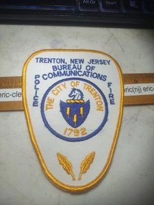 TRENTON NEW JERSEY Bureau of Communications Police Fire Patch quan 1 - Picture 1 of 2