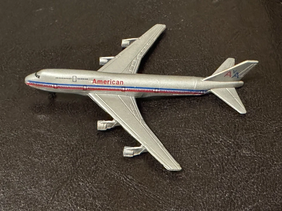 Avión de juguete Maisto American Airlines de 5 pulgadas de largo Foto 1 de 1