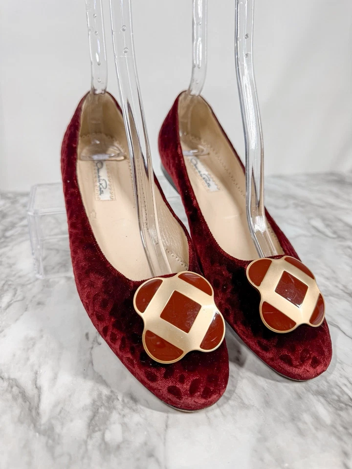 Zapatos planos de ballet Oscar de la Renta Burdeos de terciopelo 38,5 EE. UU. 8 oro borgoña Foto 1 de 4