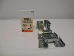 BOX OF 10 WIREMOLD 2003 SUPPORTING CLIP PLATE  - Picture 1 of 3