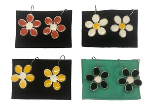 ORECCHINI FIORE SMALTO GIALLO BIANCO NERO ROSSO BIGIOTTERIA VINTAGE CM 3,5 - Picture 1 of 6