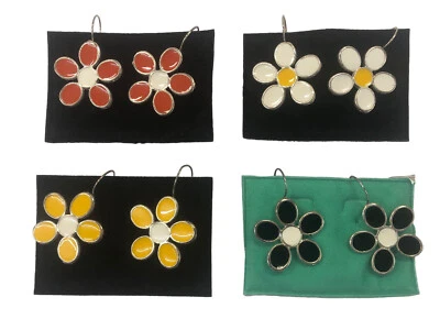 ORECCHINI FIORE SMALTO GIALLO BIANCO NERO ROSSO BIGIOTTERIA VINTAGE CM 3,5 - Immagine 1 di 2