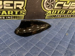 2015-2020 BMW M4 F82 F30 ROOF SHARK FIN ANTENNA COVER BLACK 9240968 - Picture 1 of 14