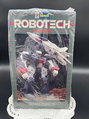 Vintage Revell Robotech 2-in-1 Model Kit Allied Forces 1/170 1984 - Image 1 of 4