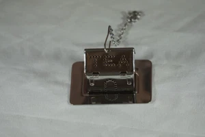 Infusor en forma de casa de té Beresford de acero inoxidable - Imagen 1 de 2