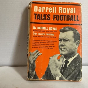 1963 "Darrell Royal Talks Football" Hardback w/Dust Jacket N62 PA - Imagen 1 de 9
