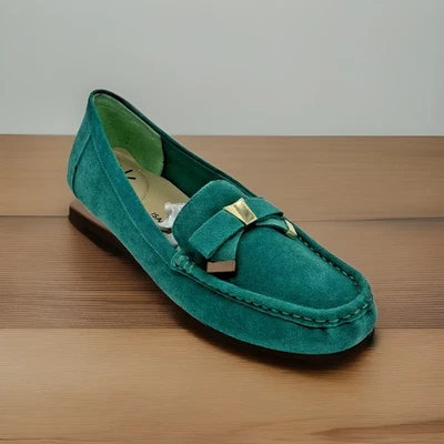 Isaac Mizrahi Alia Medium Green Suede Tipped Bow Moccasins Size 7 New - Image 1 of 4
