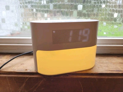 Reloj despertador Brookstone Sunrise Foto 1 de 4