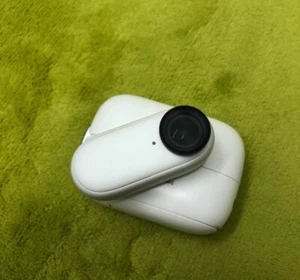 Insta360 Go 2 32GB Camera Unit & Charging Case (Preowned) - Picture 1 of 1
