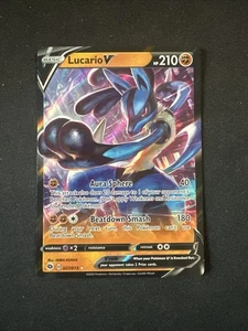 Lucario V 27/73 Champions Path Holo - Bild 1 von 2
