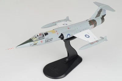 Hobby Master 1/72 RF-104G Stargazer Airplane #5632 ROCAF - Image 1 of 2