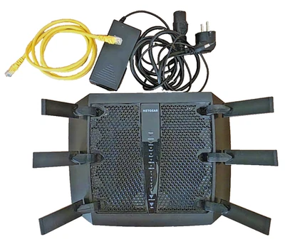 Netgear R8000 - Nighthawk X6 AC3200 Tri Band WiFi Gigabit Modem/Router - Immagine 1 di 4