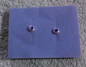 Vintage Avon Silvertone & Blue Stone Stud Earrings NOS - Picture 1 of 2