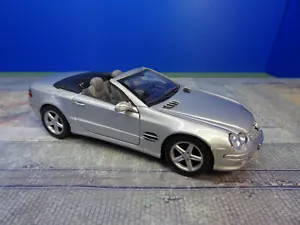 Welly 2437 Mercedes-Benz SL 500 Cabrio Argento 1:24 VF413 - Foto 1 di 5