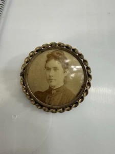 Antique Victorian Mourning Photo Pin lady - Picture 1 of 7