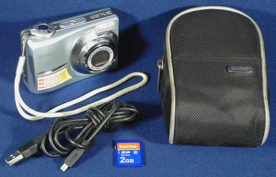 Kodak EasyShare C913 9.2 MP Digital Camera Digicam 3x Zoom Silver Tested/Working - Image 1 of 3