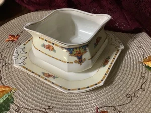 W H Grindley & Co Sheraton Elfenbein Porzellan Sauciere mit angesetztem Teller - Bild 1 von 5