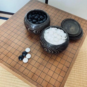Japanisches Go Brett aus Holz mit Go Steinen Set traditionelles Igo Spiel aus Japan gebraucht - Bild 1 von 4